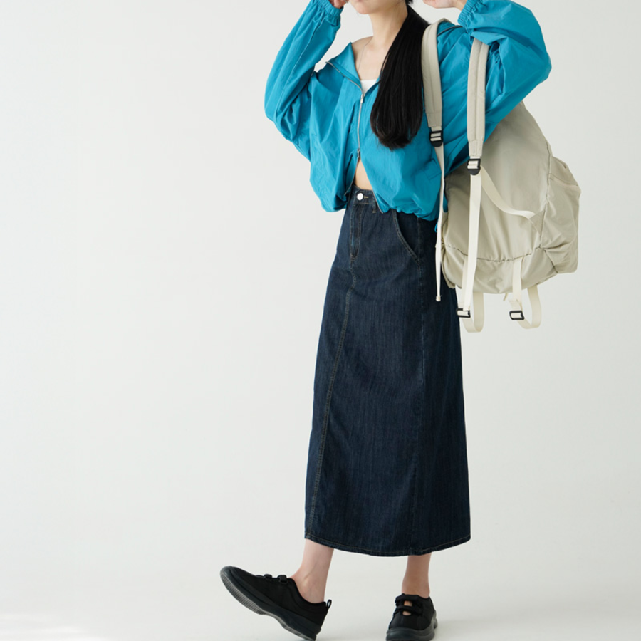 Летняя макси-юбка из денима с разрезом сзади