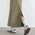 Длинная хлопковая юбка H-силуэта с разрезом и эластичной спинкой