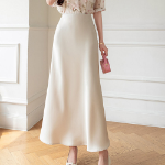 Длинная атласная юбка A-силуэта с высокой посадкой и скрытой резинкой