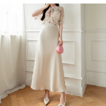 Длинная атласная юбка A-силуэта с высокой посадкой и скрытой резинкой