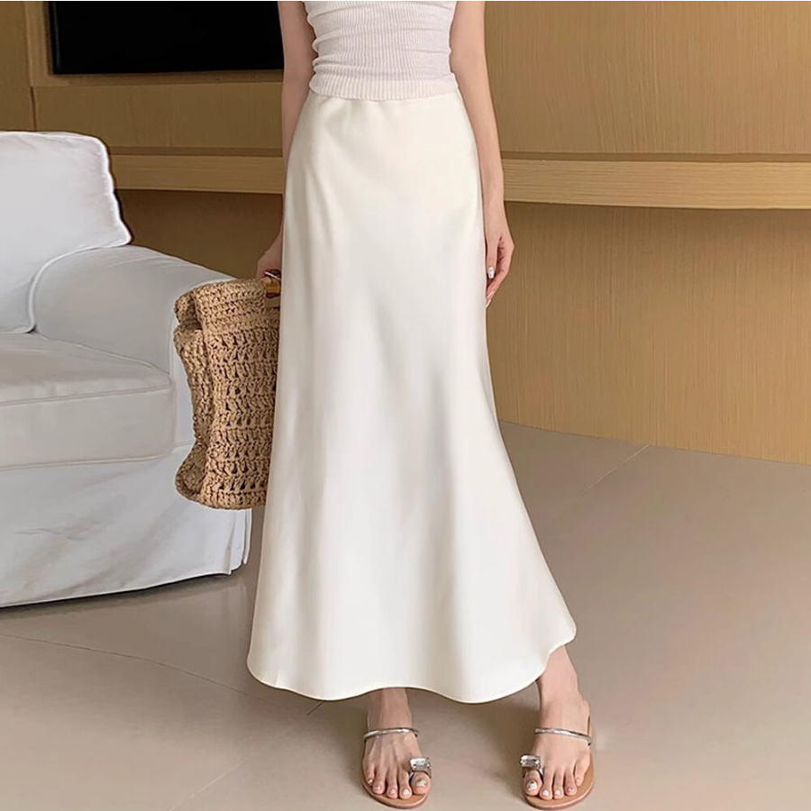 Длинная атласная юбка A-силуэта с высокой посадкой и скрытой резинкой