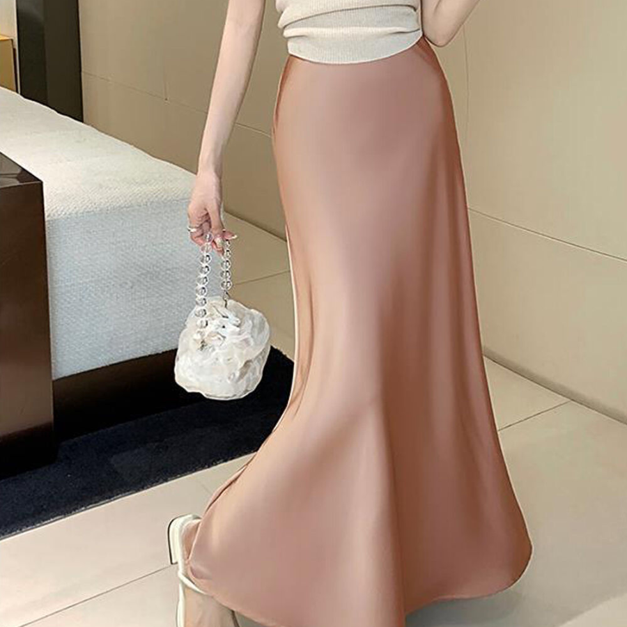 Длинная атласная юбка A-силуэта с высокой посадкой и скрытой резинкой