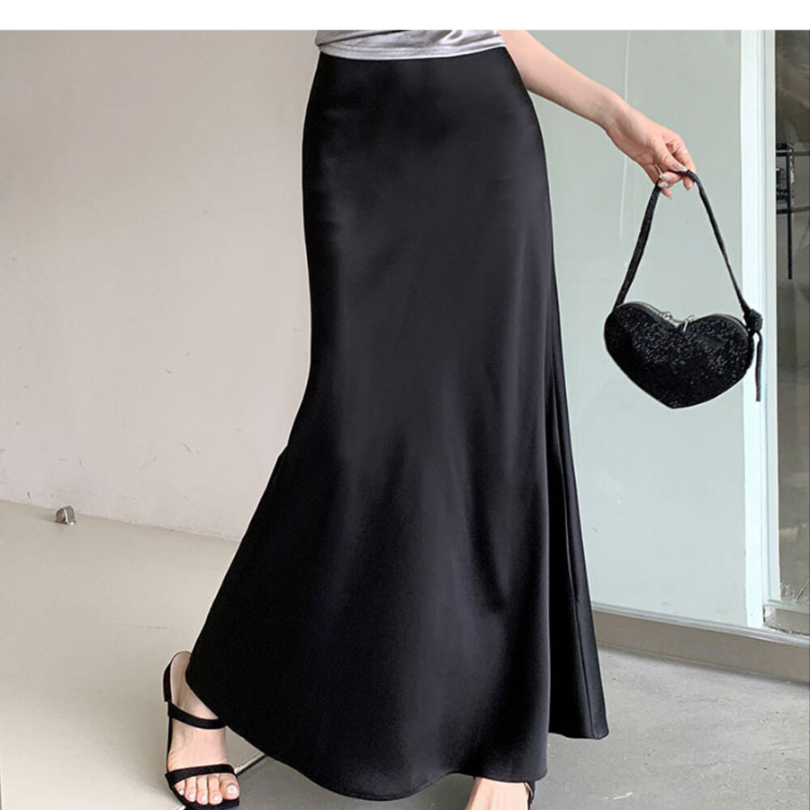 Длинная атласная юбка A-силуэта с высокой посадкой и скрытой резинкой