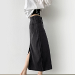 Летняя джинсовая юбка H-силуэта из тенсела с разрезом сзади и стрейчем по всей длине