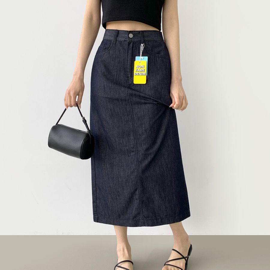 Летняя охлаждающая джинсовая юбка H-силуэта с разрезом сзади и эффектом "non-fade"