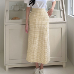 Длинная хлопковая юбка в клетку H-силуэта с разрезом и эластичной вставкой сзади