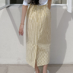 Длинная хлопковая юбка в клетку H-силуэта с разрезом и эластичной вставкой сзади