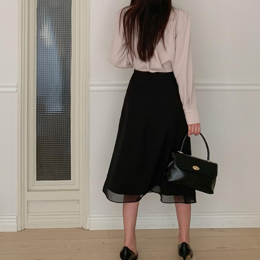 Длинная многослойная юбка с кружевом и разрезом для весны