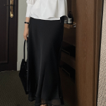 Длинная атласная юбка с полупрозрачным верхним слоем и эластичным поясом