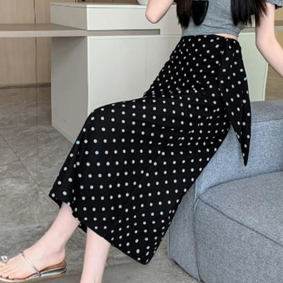 Длинная юбка в горох с бантом — весенне-летняя модель