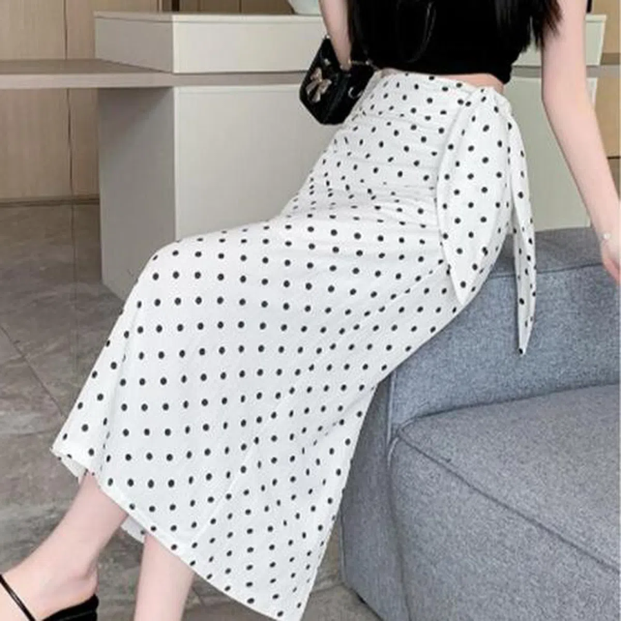 Длинная юбка в горох с бантом — весенне-летняя модель