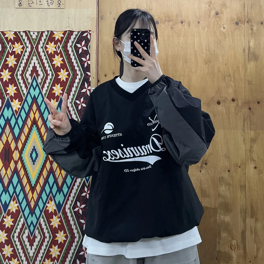 Nylon V-Neck Contrast Sweatshirt