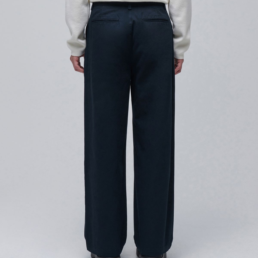 Two Tuck Wide Chino Pants [Navy]