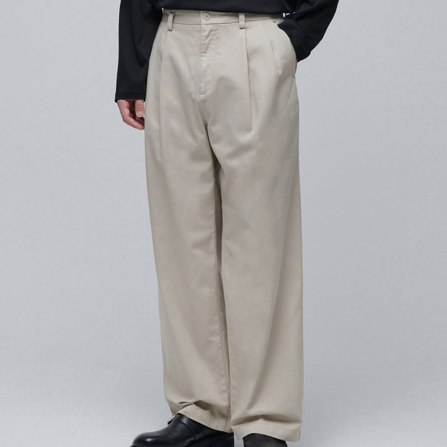 Two Tuck Wide Chino Pants [Light Beige]