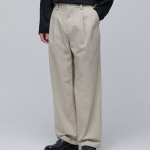 Two Tuck Wide Chino Pants [Light Beige]