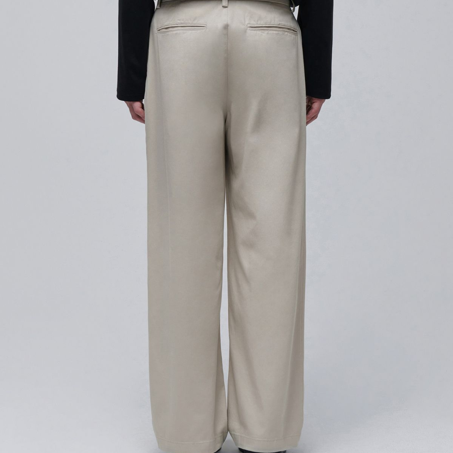 Two Tuck Wide Chino Pants [Light Beige]