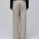 Two Tuck Wide Chino Pants [Light Beige]