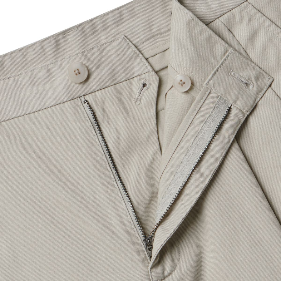Two Tuck Wide Chino Pants [Light Beige]