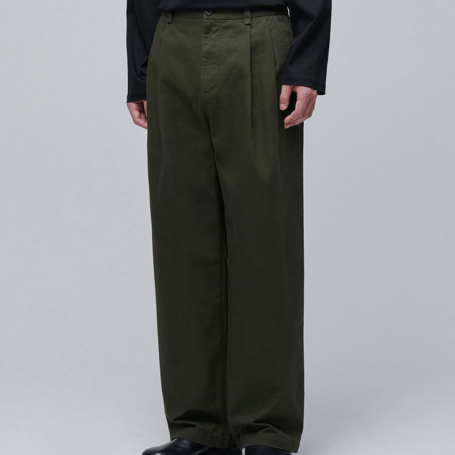 Two Tuck Wide Chino Pants [Khaki]