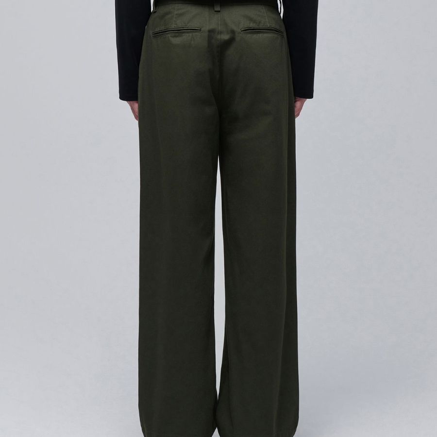 Two Tuck Wide Chino Pants [Khaki]