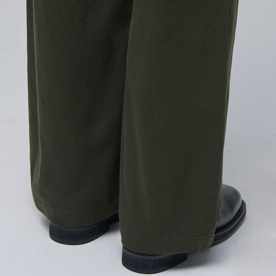 Two Tuck Wide Chino Pants [Khaki]