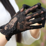 Женские Перчатки с Цветочным Кружевом и Косой Фестонной Отделкой — элегантность и комфорт для вождения и офиса