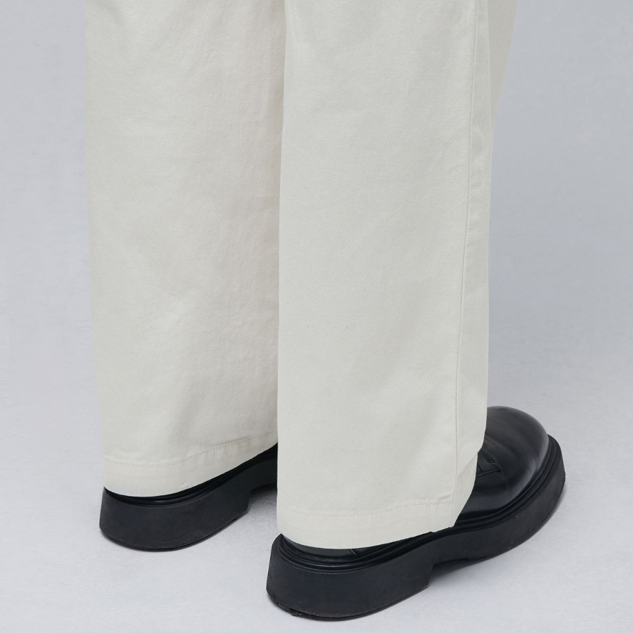 Two Tuck Wide Chino Pants [Cream]