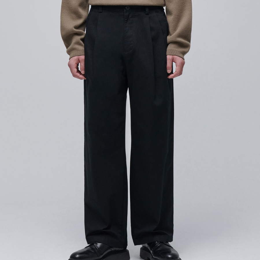 Two Tuck Wide Chino Pants [Black]