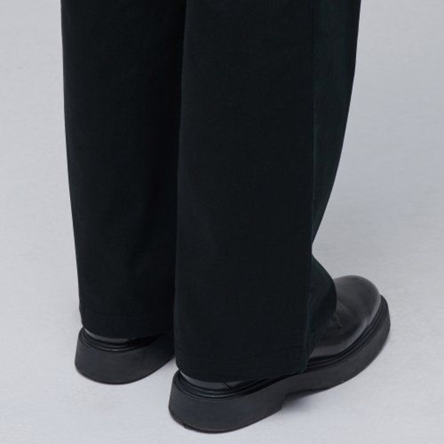 Two Tuck Wide Chino Pants [Black]