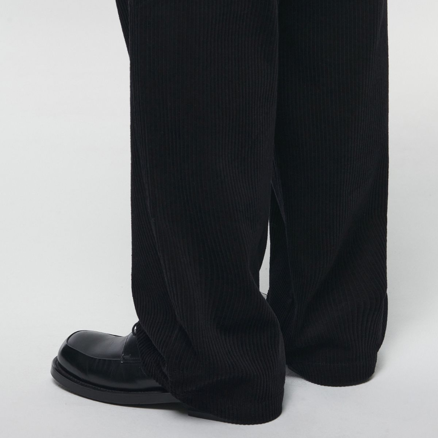 One Tuck Wide Corduroy Banding Pants [Black]