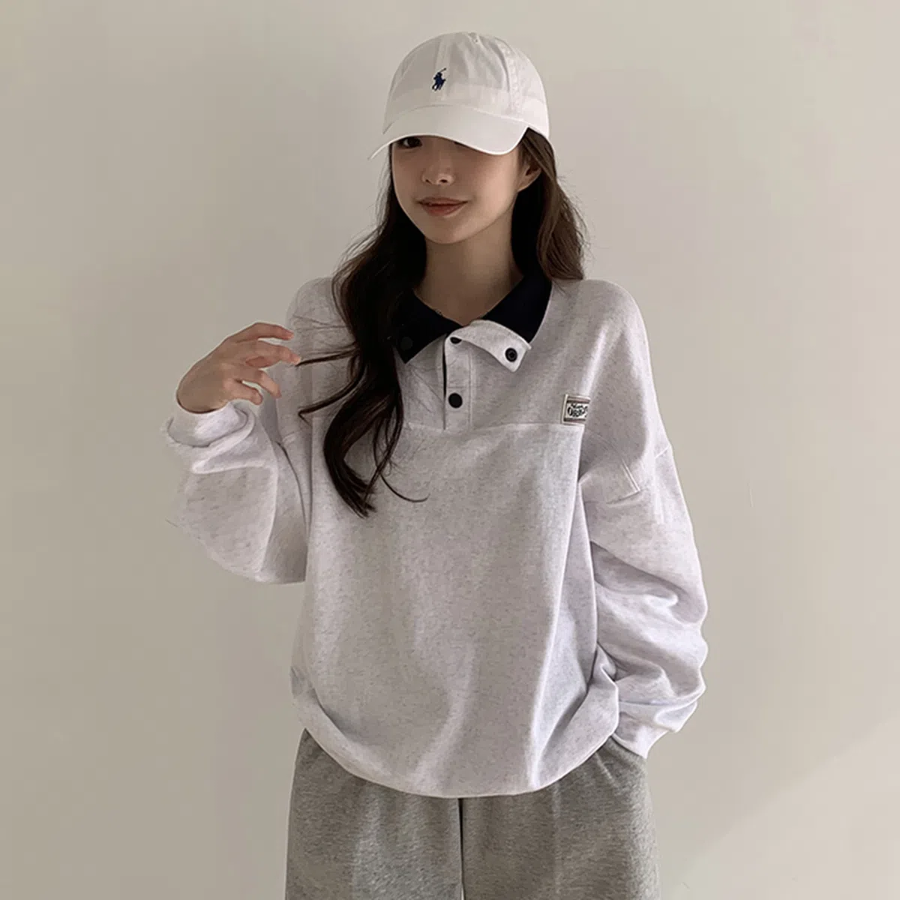 Loose Fit Patch Contrast Collar Sweatshirt