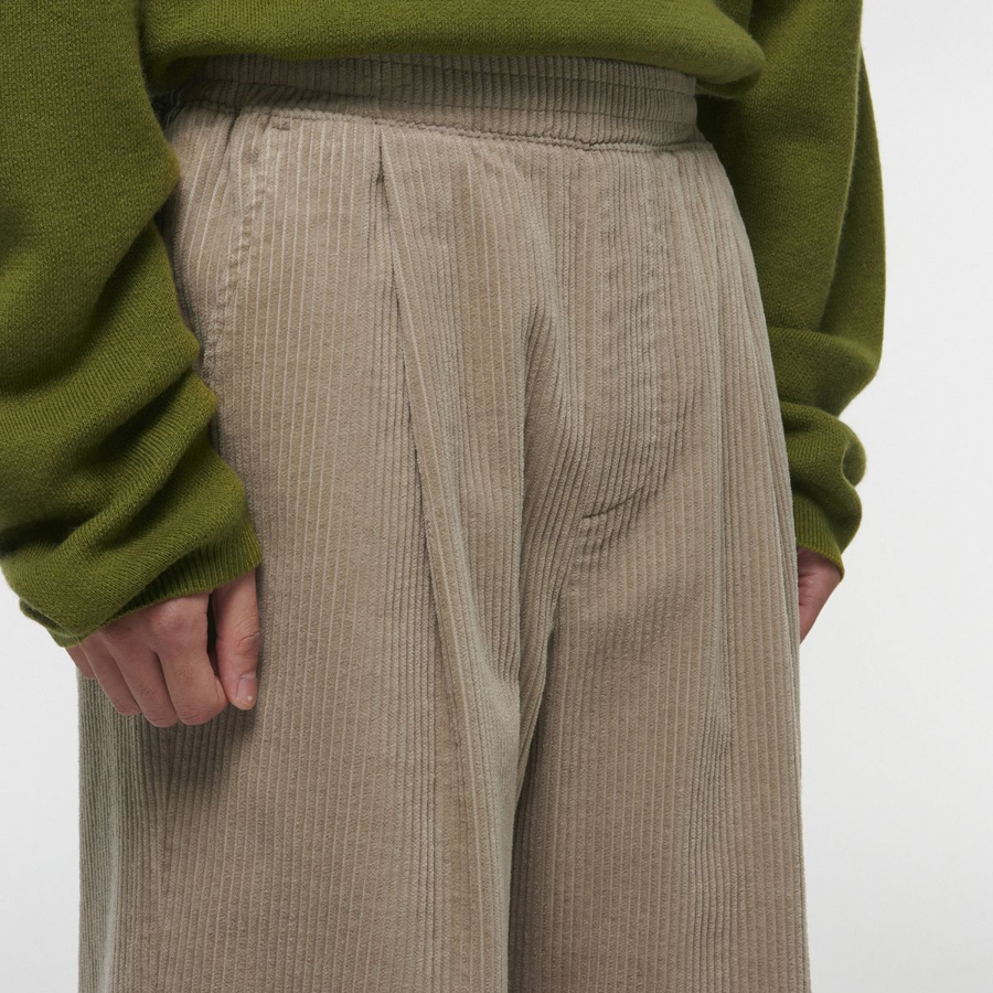 One Tuck Wide Corduroy Banding Pants [Beige]