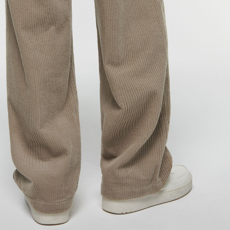 One Tuck Wide Corduroy Banding Pants [Beige]