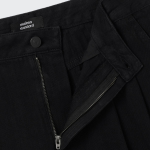 Linen Like Two-Tuck Wide Denim Shorts [Black]
