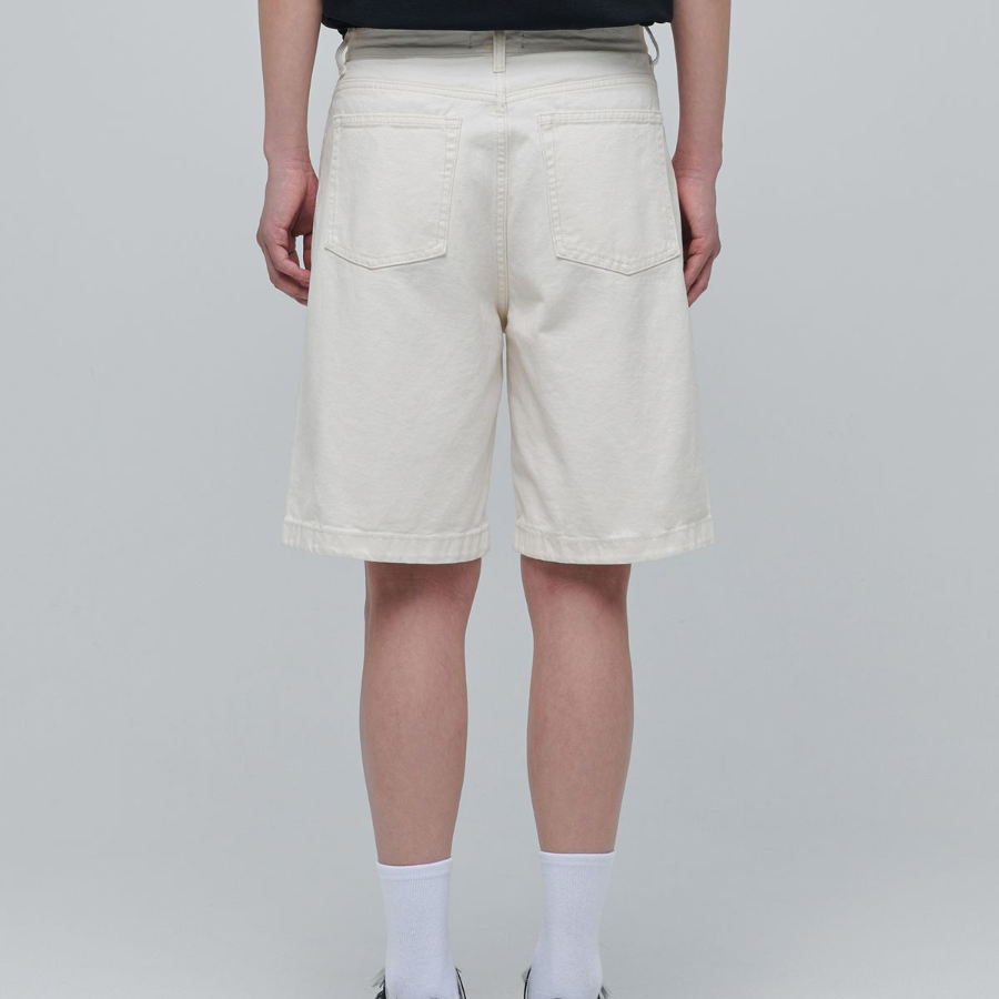 One Tuck Wide Denim Shorts [Cream]