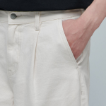 One Tuck Wide Denim Shorts [Cream]