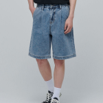 One Tuck Wide Denim Shorts [Light Indigo]