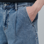 One Tuck Wide Denim Shorts [Light Indigo]
