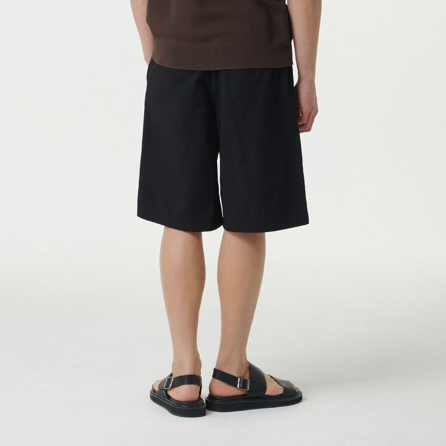 Cotton One-Tuck Wide Banding Shorts [Black]
