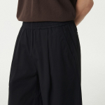 Cotton One-Tuck Wide Banding Shorts [Black]