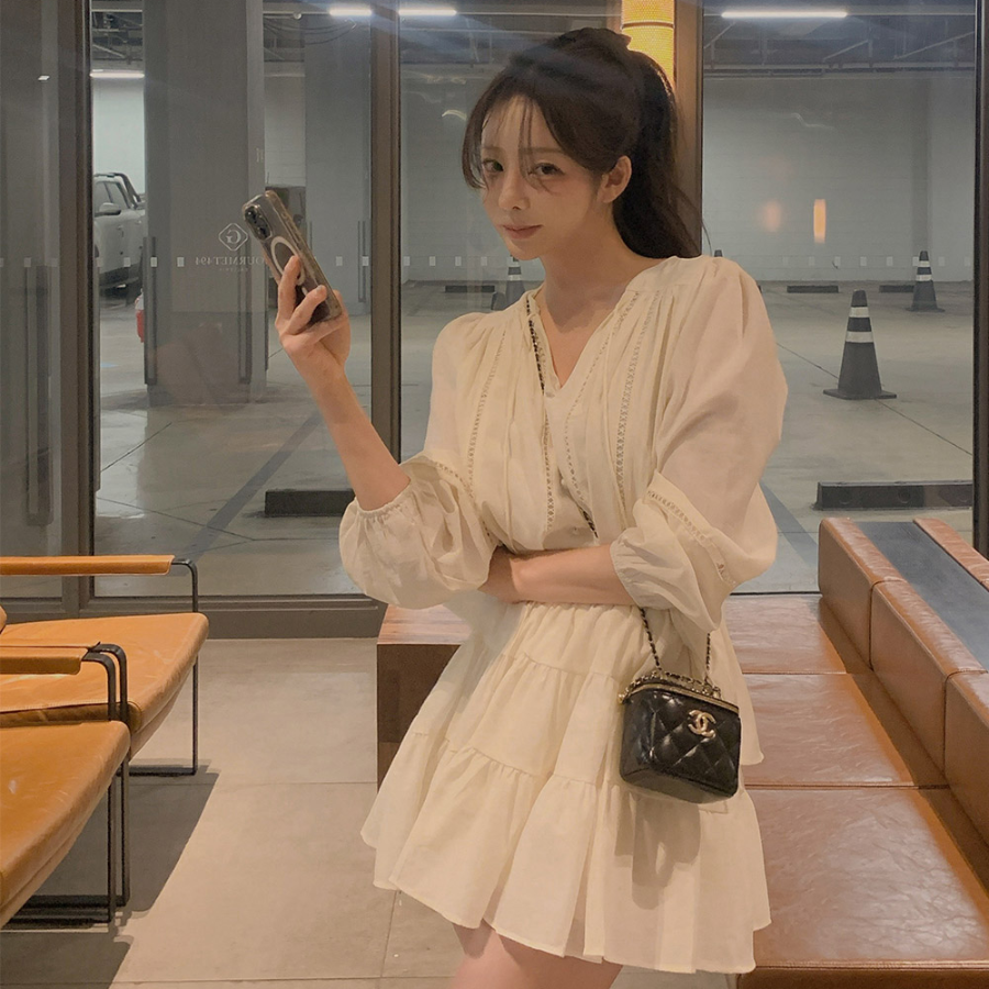 Костюм с блузкой и мини-юбкой с шортами внутри