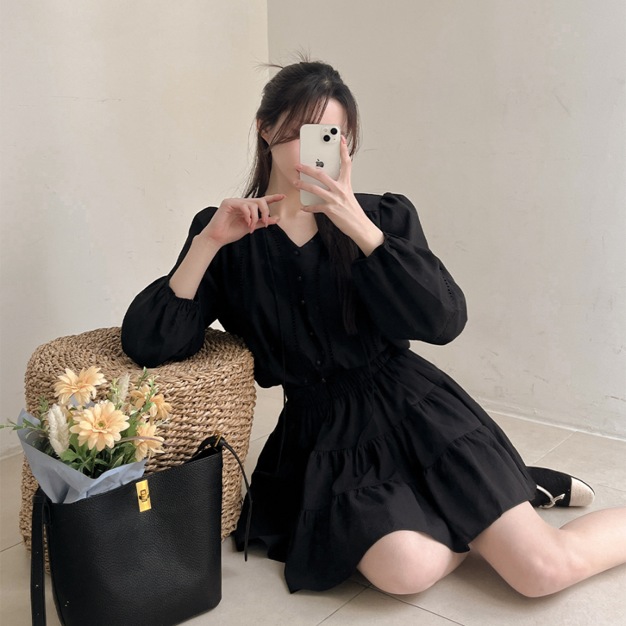 Костюм с блузкой и мини-юбкой с шортами внутри