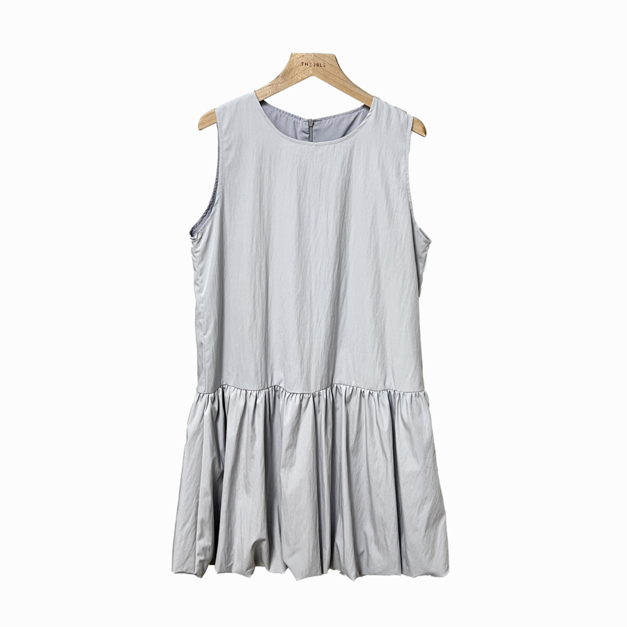 Мини-платье с бретелями и объёмным баллон-кроем