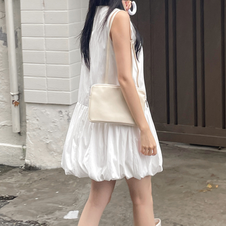 Мини-платье с бретелями и объёмным баллон-кроем