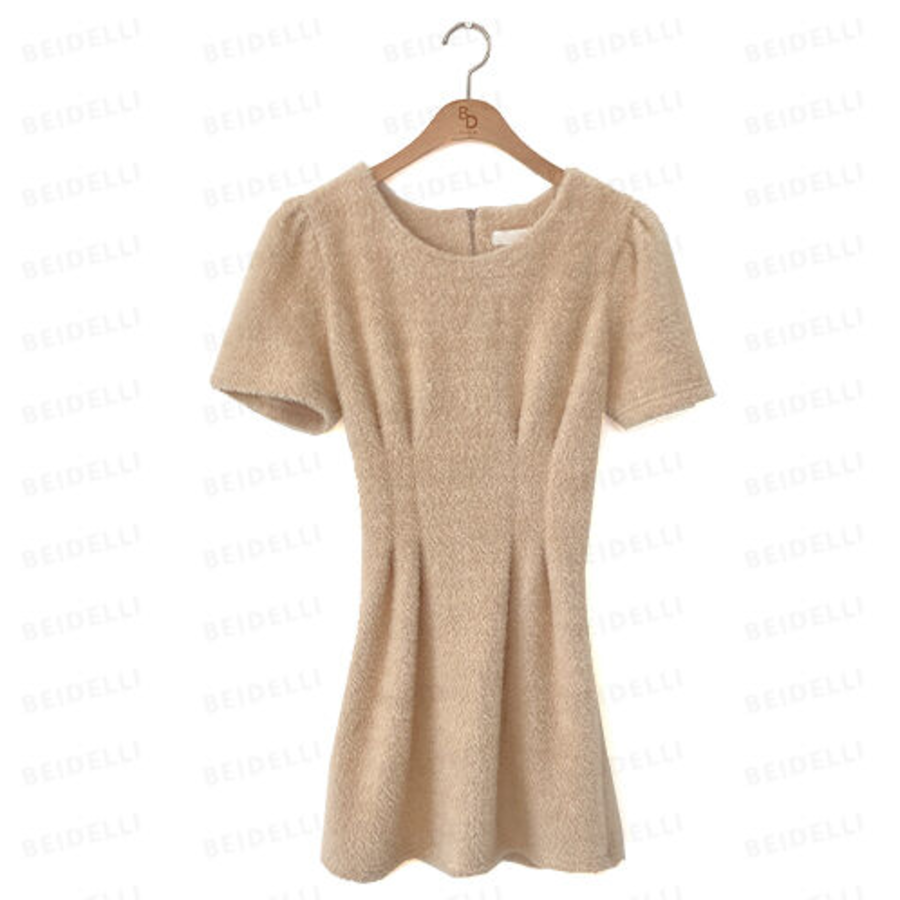 Мини-платье с пышными рукавами и пинтактами