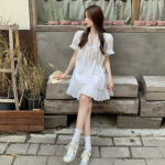 Мини-платье с V-образным вырезом и романтичными оборками