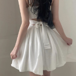 Летнее мини-платье с открытой спиной и бретелями на завязках