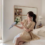 Комплект с блузкой и мини-юбкой с шортами и поясом