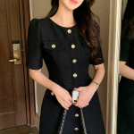 Мини-платье из твида с короткими рукавами