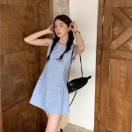 Мини-платье без рукавов с накладными карманами